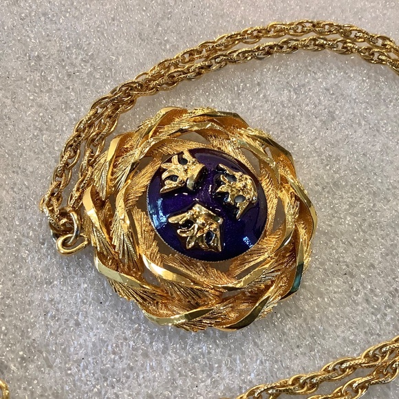 Swedish Souvenir Pendant Necklace Sweden 3 Crowns in Blue Enamel 28” Link Chain - Picture 3 of 8